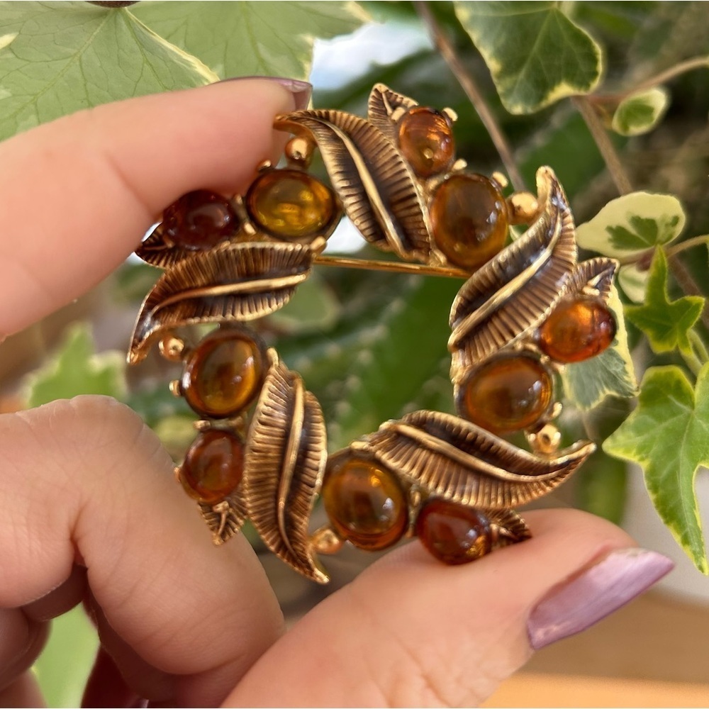 D’ORLAN Signed Wreath 10 Amber Glass Cabochon  Gold Tone Crystals  Brooch